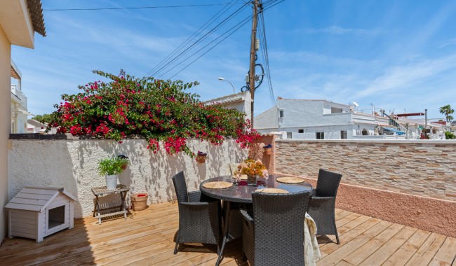 Resale - Villa - Torrevieja