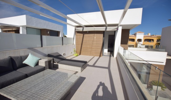 Resale - Villa - Los Montesinos - La Herrada