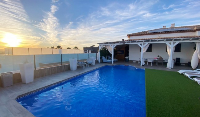 Resale - Villa - San Fulgencio - La Marina