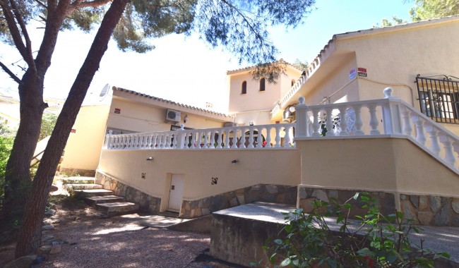 Resale - Villa - Algorfa - Montemar - Saint Andrews Heights