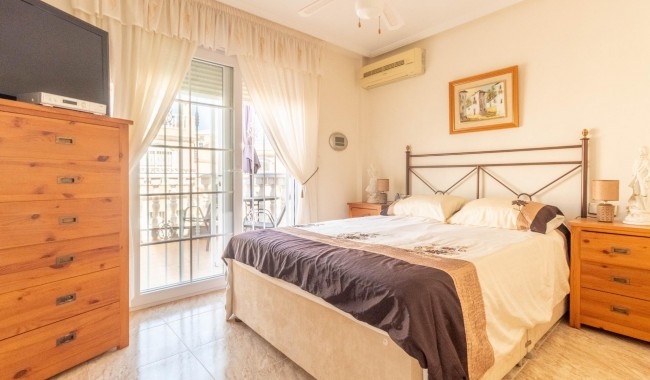 Begagnad - Villa - Torrevieja - Los Altos