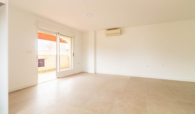 Resale - Apartment - Orihuela Costa - La Zenia