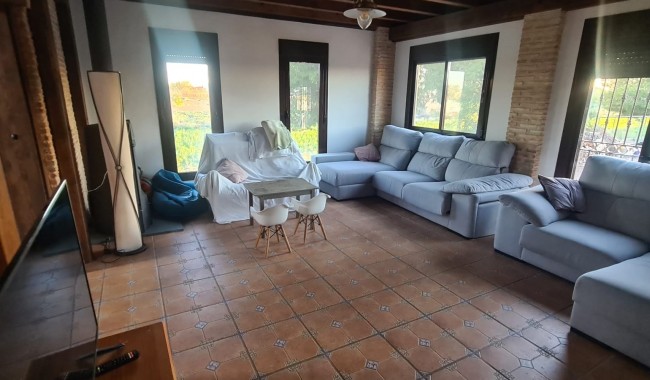 Resale - Villa - Dolores