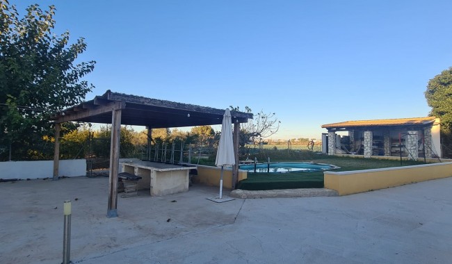 Resale - Villa - Dolores