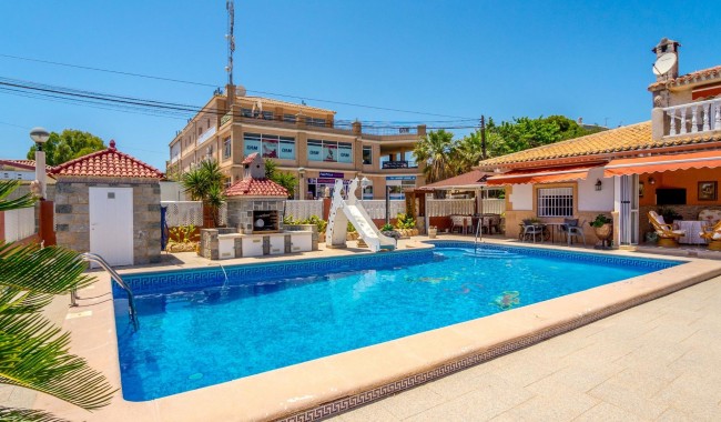 Begagnad - Villa - Orihuela Costa - Dehesa de Campoamor