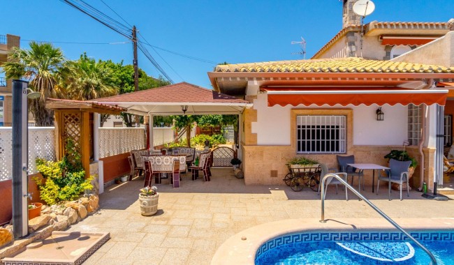 Resale - Villa - Orihuela Costa - Dehesa de Campoamor