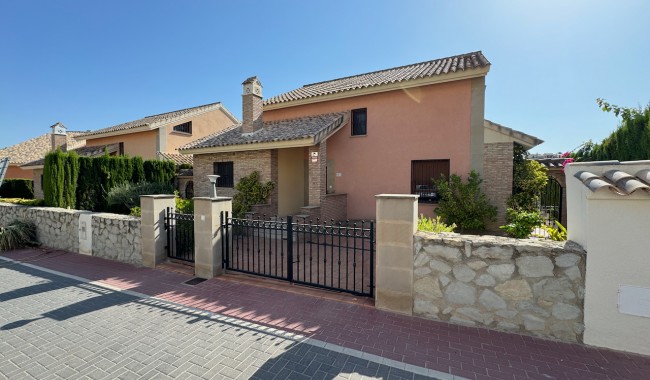 Resale - Villa - Algorfa - La Finca golf