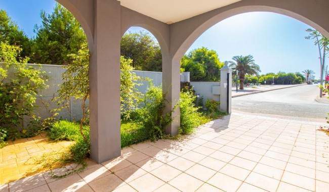 Resale - Villa - Torrevieja - Los balcones