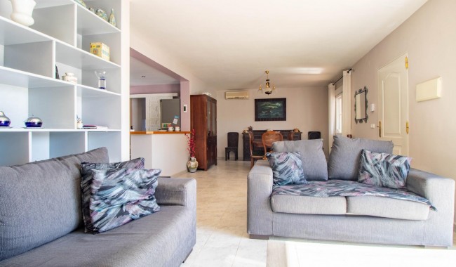 Begagnad - Villa - Torrevieja - Los balcones