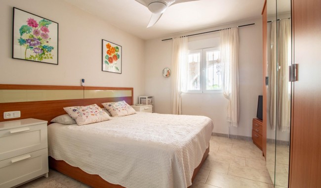 Resale - Villa - Torrevieja - Los balcones