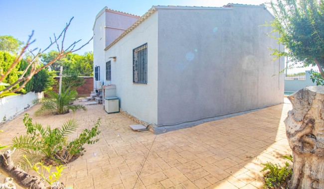 Segunda mano - Chalet - Torrevieja - Los balcones