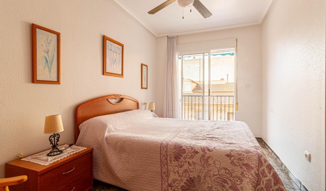 Sprzedaż - Apartament - Torrevieja - Playa de los Naufragos