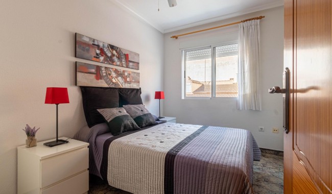 Resale - Apartment - Torrevieja - Playa de los Naufragos