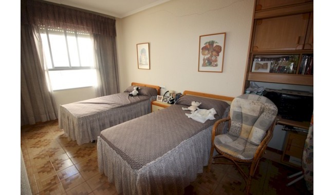 Sprzedaż - Apartament - Guardamar - Playa centro