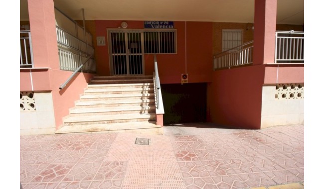 Resale - Apartment - Guardamar - Playa centro