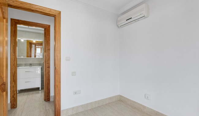 Resale - Apartment - Guardamar