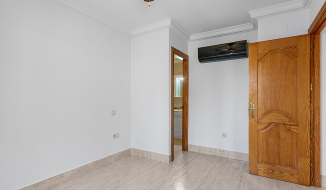 Resale - Apartment - Guardamar