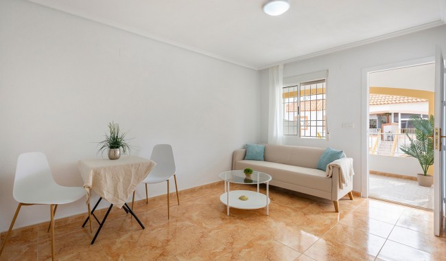 Sprzedaż - Apartament - Torrevieja - Torretas