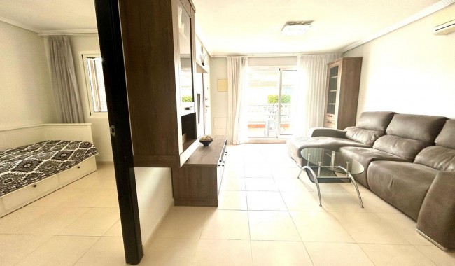 Resale - Apartment - Orihuela Costa - La Zenia