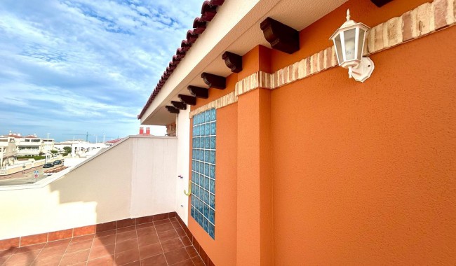 Resale - Apartment - Orihuela Costa - La Zenia