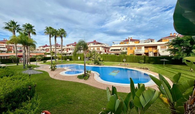 Sprzedaż - Apartament - Orihuela costa - La Zenia