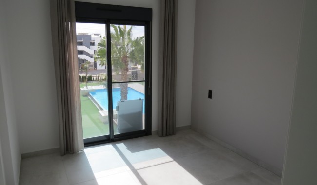 Resale - Apartment - Guardamar - El Raso