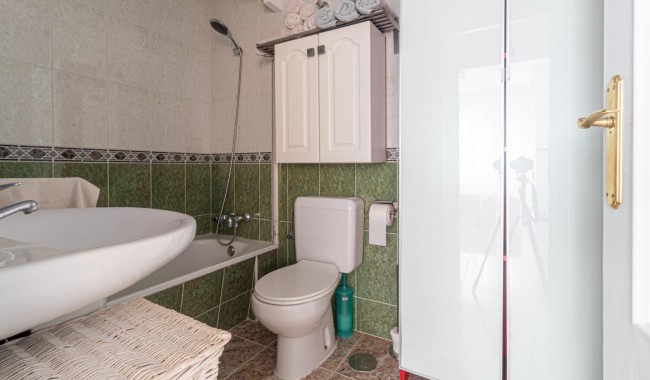 Resale - Apartment - Torrevieja - Playa del cura