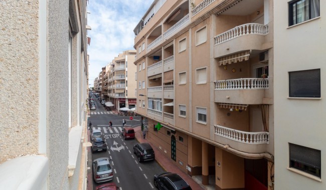 Resale - Apartment - Torrevieja - Playa del cura