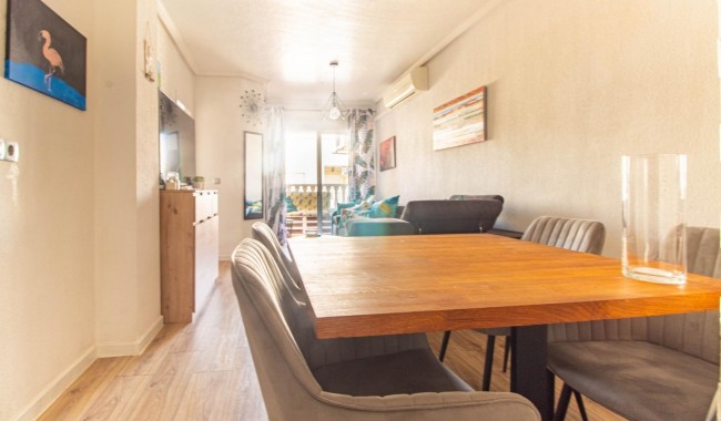 Resale - Apartment - Torrevieja - Centro