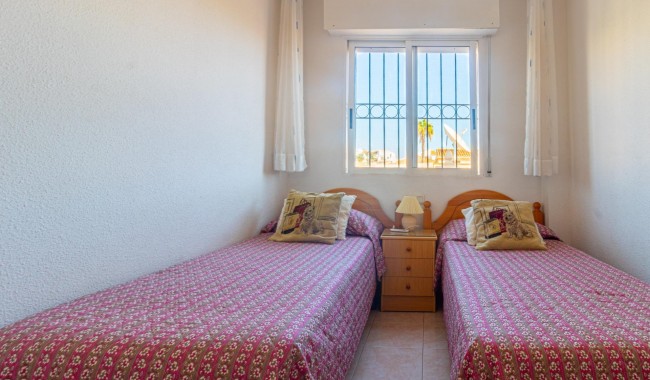 Resale - Apartment - Torrevieja - Playa de los Naufragos