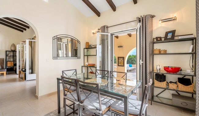 Sprzedaż - Willa - Rafal