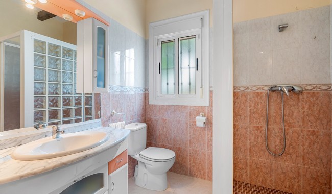 Sprzedaż - Willa - Rafal