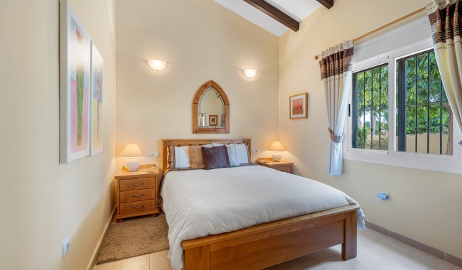 Sprzedaż - Willa - Rafal