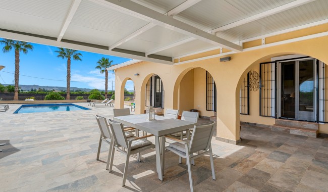 Sprzedaż - Willa - Rafal