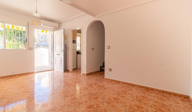 Resale - Townhouse - Torrevieja - Aguas Nuevas