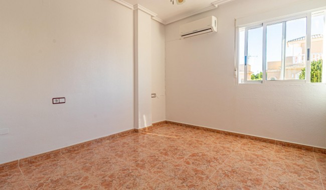 Resale - Townhouse - Torrevieja - Aguas Nuevas