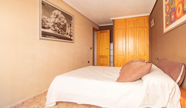 Resale - Apartment - Torrevieja - Playa de los locos