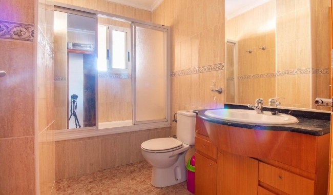 Resale - Apartment - Torrevieja - Playa de los locos