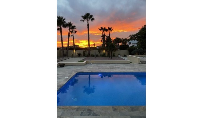 Sprzedaż - Willa - Rafal