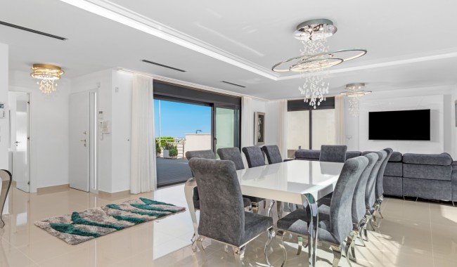 Resale - Villa - San Miguel de Salinas