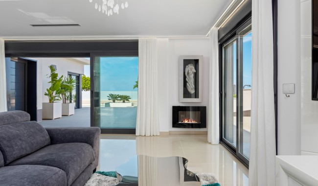 Resale - Villa - San Miguel de Salinas