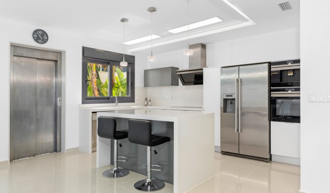 Resale - Villa - San Miguel de Salinas