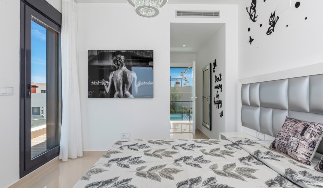 Resale - Villa - San Miguel de Salinas