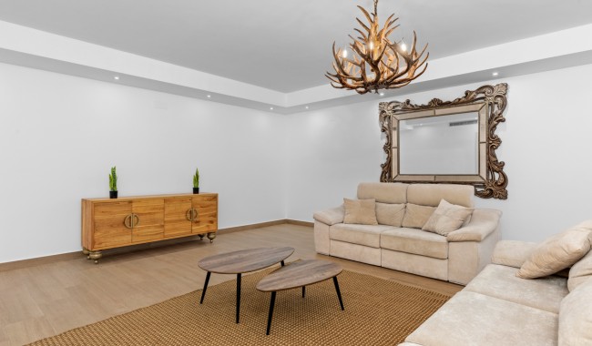 Resale - Villa - San Miguel de Salinas