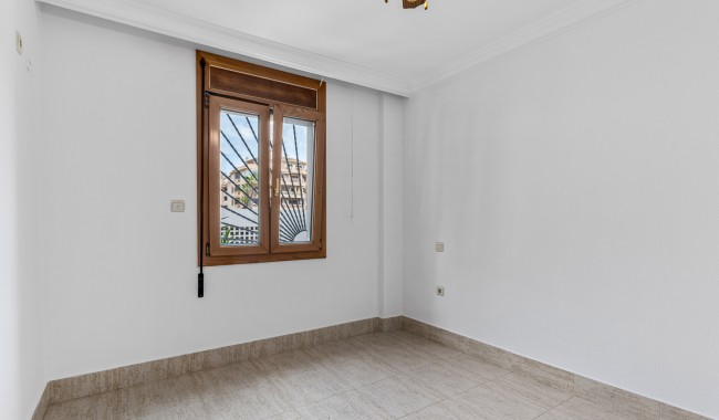 Resale - Apartment - Guardamar