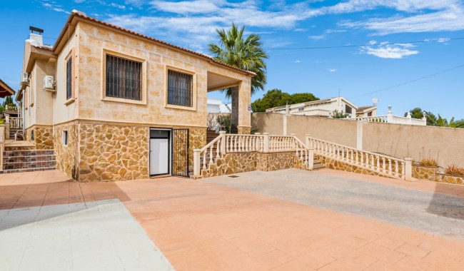 Villa - Resale - Torrevieja - Los Balcones