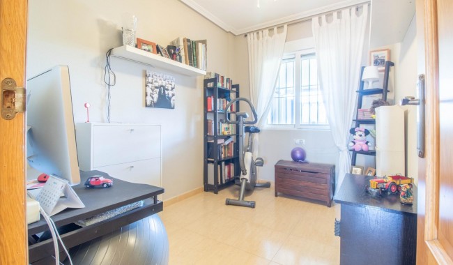 Resale - Apartment - Torrevieja - La Siesta - El Salado - Torreta