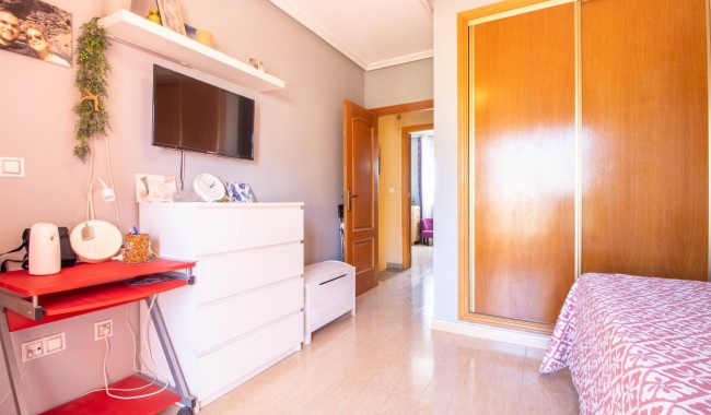 Resale - Apartment - Torrevieja - La Siesta - El Salado - Torreta