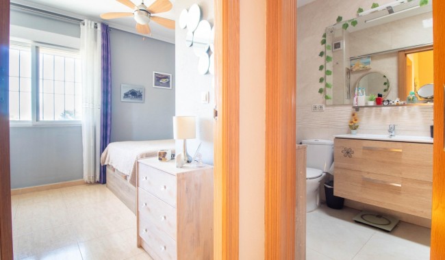 Resale - Apartment - Torrevieja - La Siesta - El Salado - Torreta