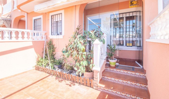 Resale - Apartment - Torrevieja - La Siesta - El Salado - Torreta